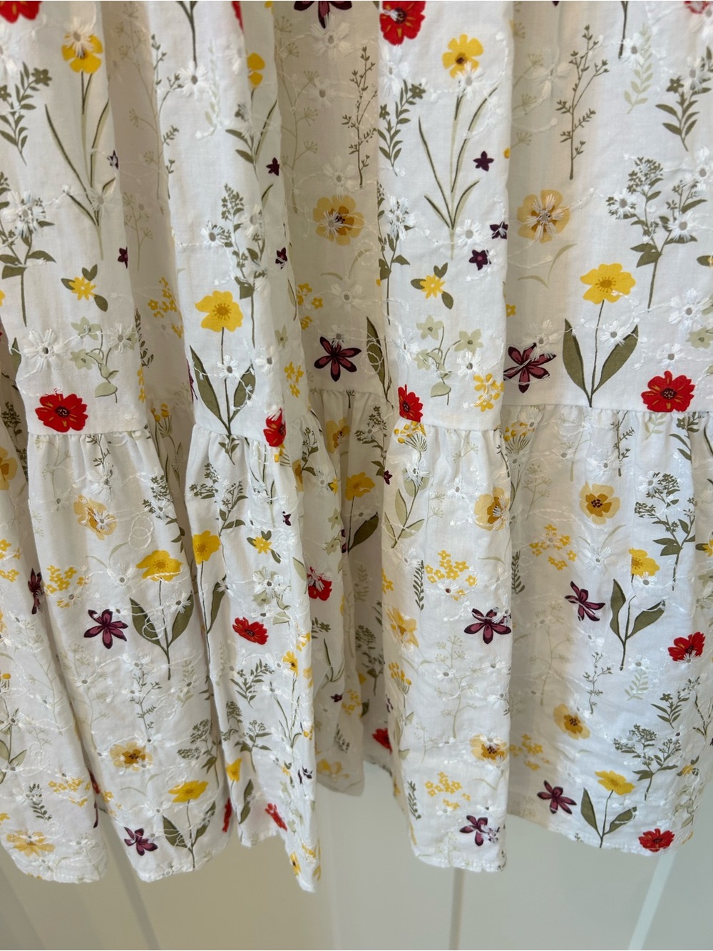 En Saison White Floral Tiered Maxi Dress with Red and Yellow Accents - Picture 4 of 6